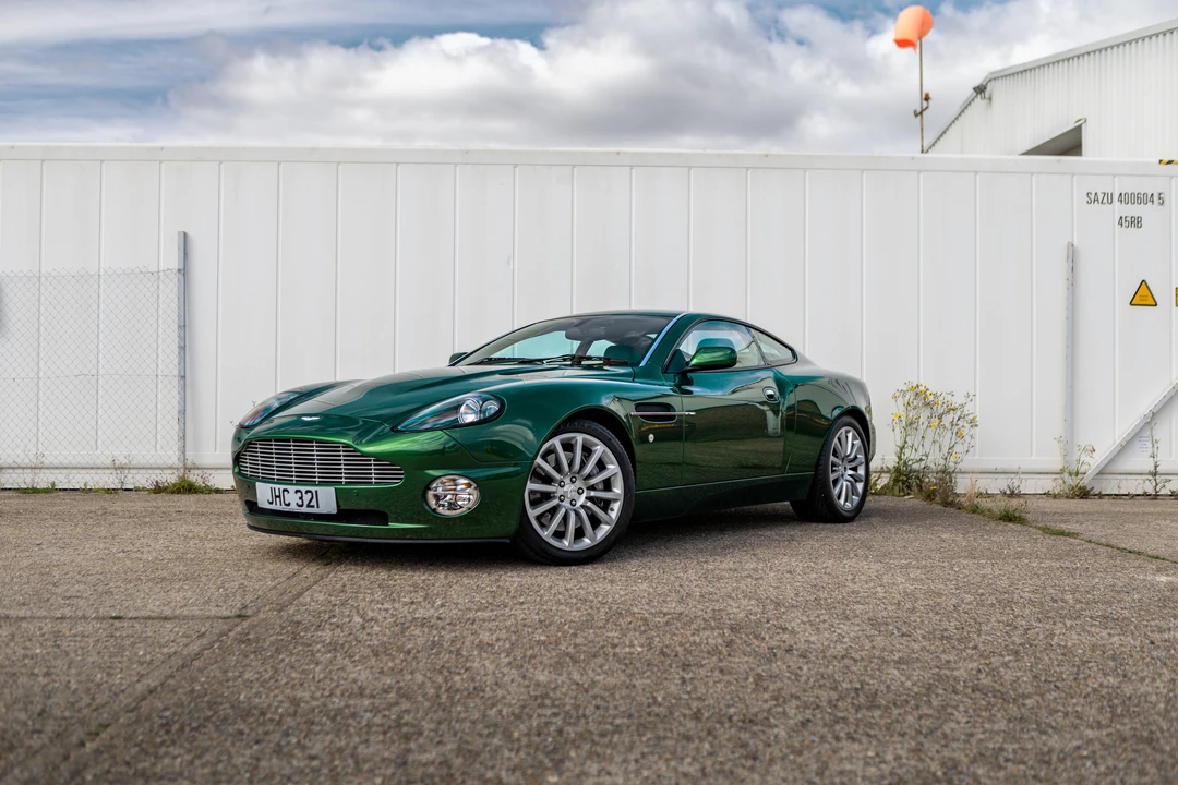 2001 Aston Martin Vanquish 1st Gen - Image 9 of 31