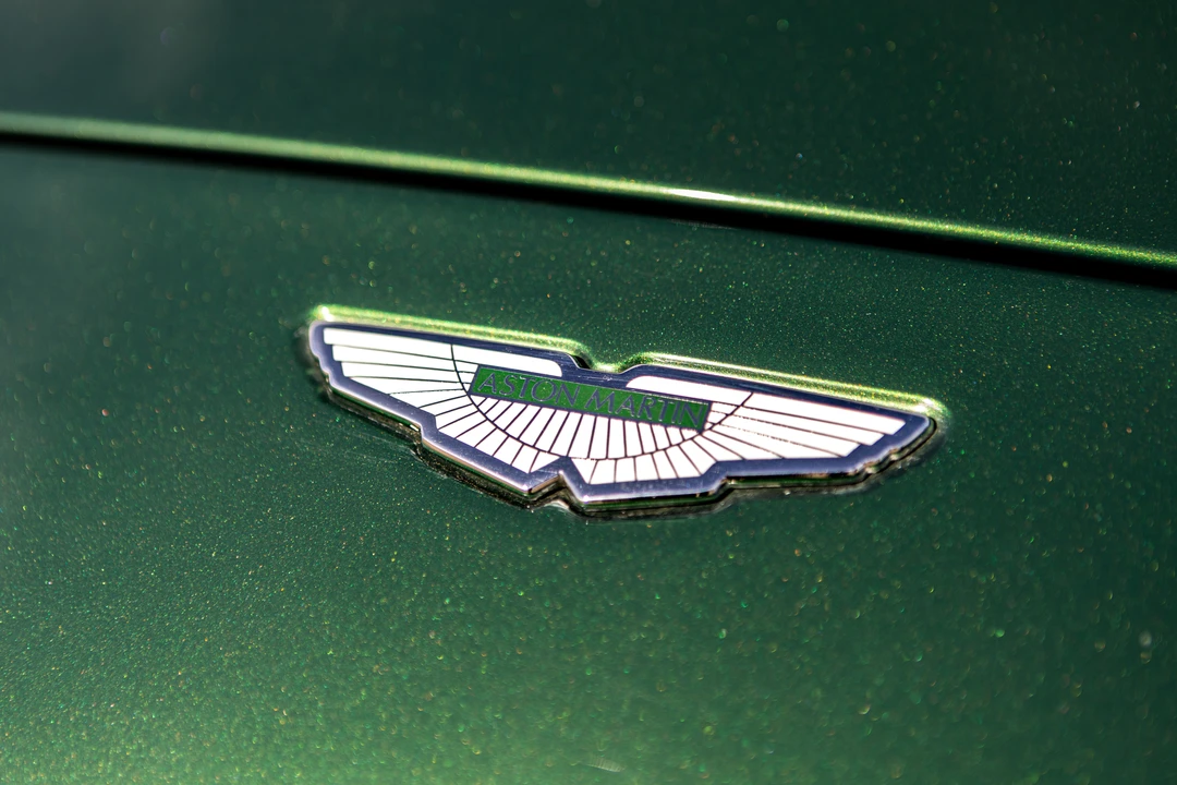 2001 Aston Martin Vanquish 1st Gen - Image 21 of 31