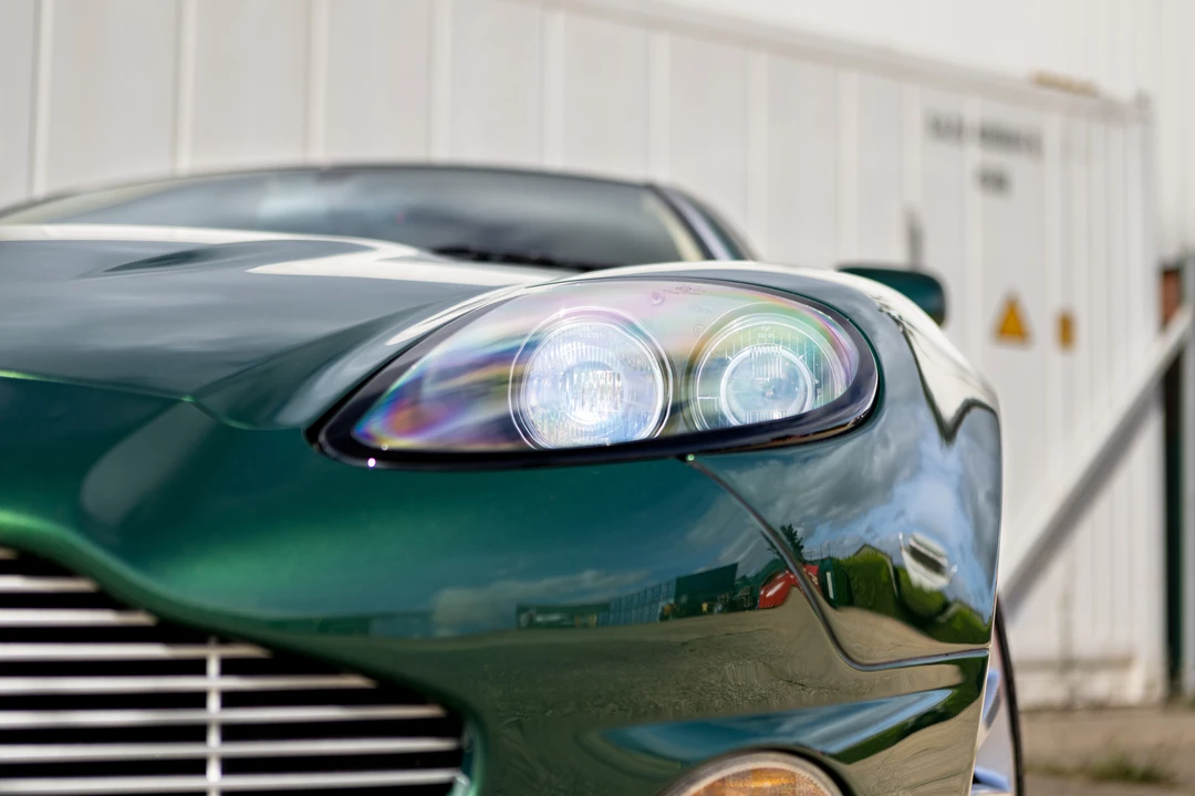 2001 Aston Martin Vanquish 1st Gen - Image 23 of 31