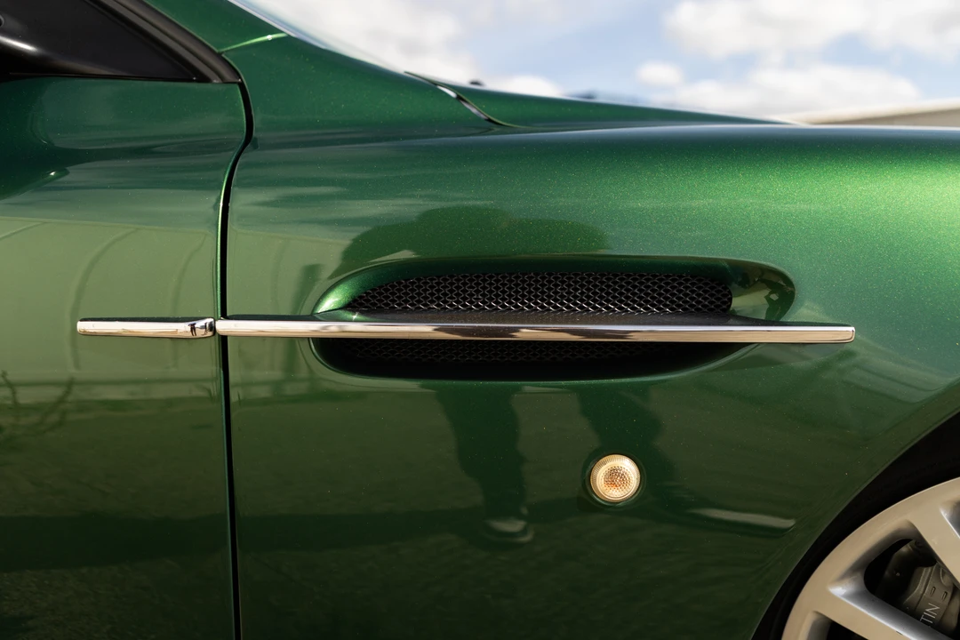 2001 Aston Martin Vanquish 1st Gen - Image 26 of 31