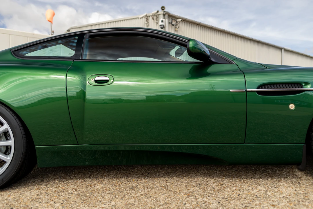 2001 Aston Martin Vanquish 1st Gen - Image 29 of 31