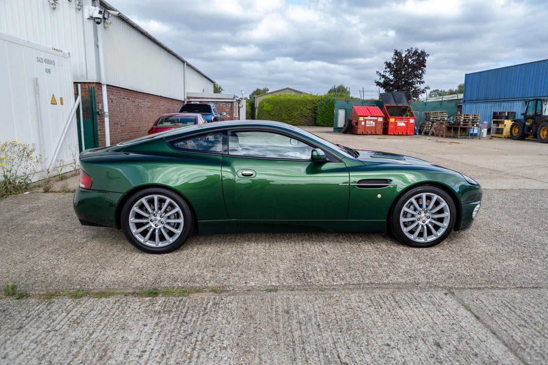 2001 Aston Martin Vanquish 1st Gen - Image 4 of 31
