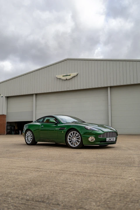 2001 Aston Martin Vanquish 1st Gen - Image 18 of 31