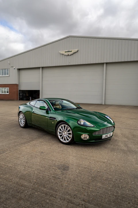 2001 Aston Martin Vanquish 1st Gen - Image 19 of 31