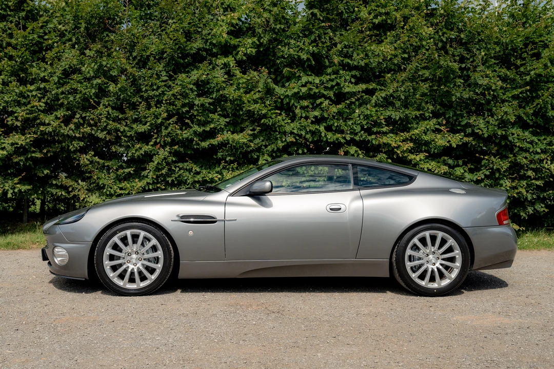 2001 Aston Martin Vanquish 1st Gen - Image 8 of 31
