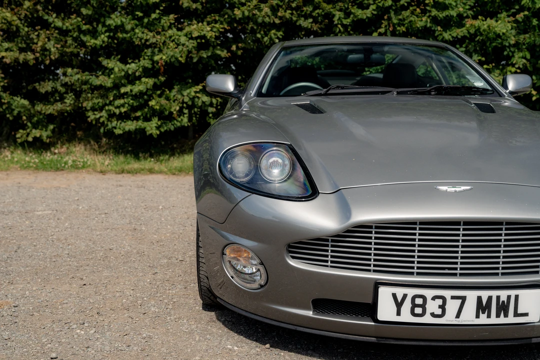 2001 Aston Martin Vanquish 1st Gen - Image 11 of 31