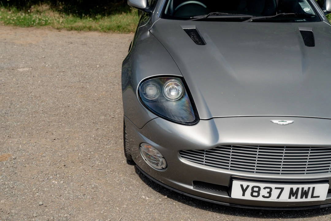 2001 Aston Martin Vanquish 1st Gen - Image 13 of 31