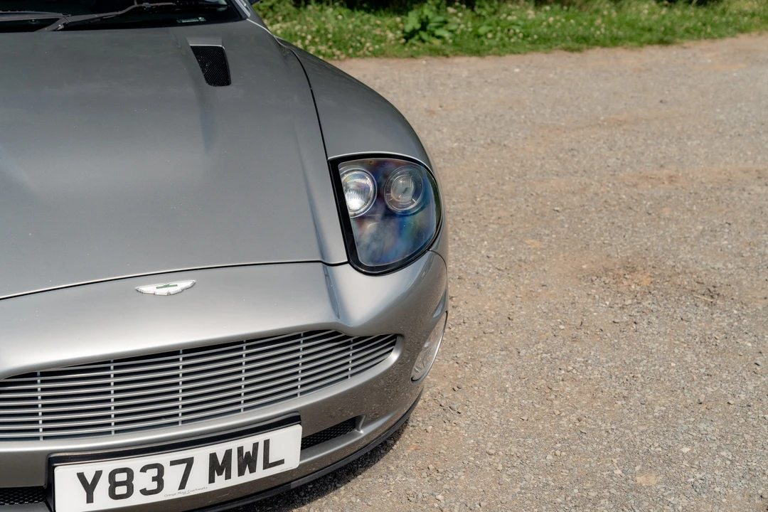 2001 Aston Martin Vanquish 1st Gen - Image 14 of 31