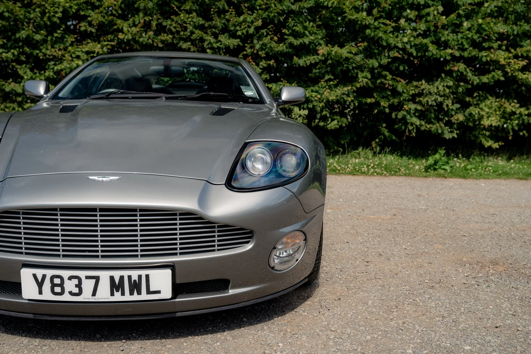 2001 Aston Martin Vanquish 1st Gen - Image 15 of 31