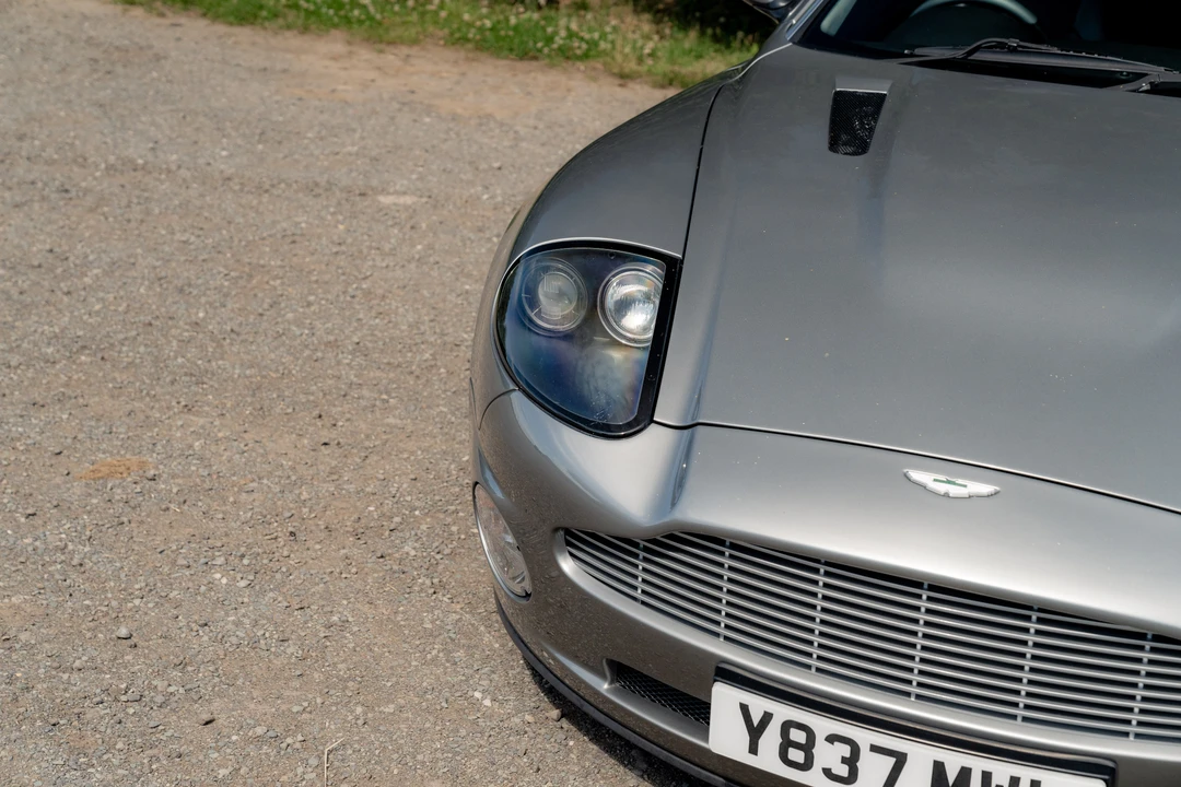 2001 Aston Martin Vanquish 1st Gen - Image 18 of 31