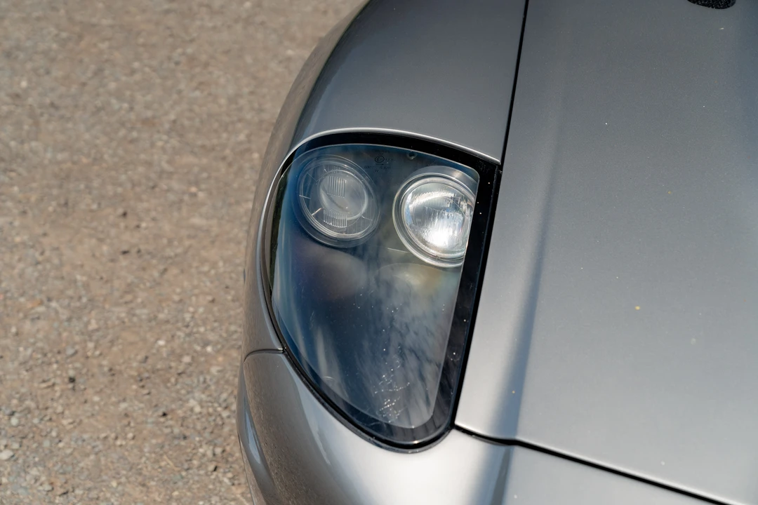 2001 Aston Martin Vanquish 1st Gen - Image 19 of 31