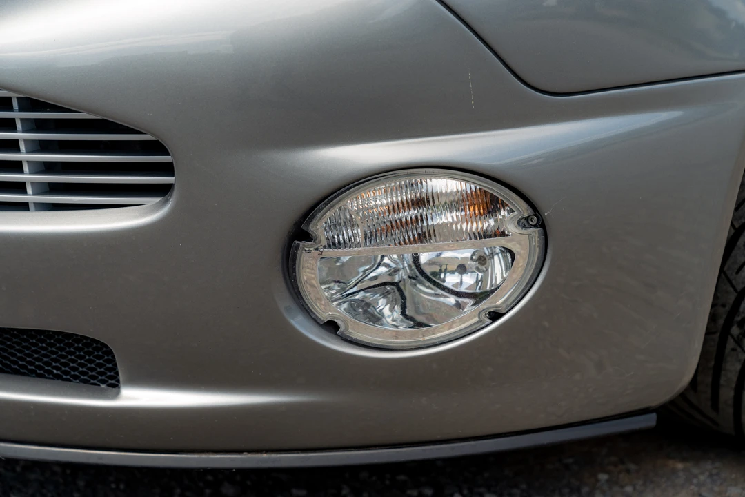 2001 Aston Martin Vanquish 1st Gen - Image 28 of 31