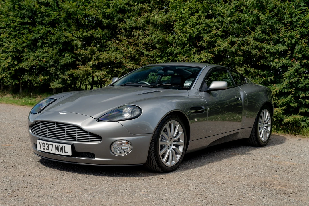 2001 Aston Martin Vanquish 1st Gen - Image 9 of 31