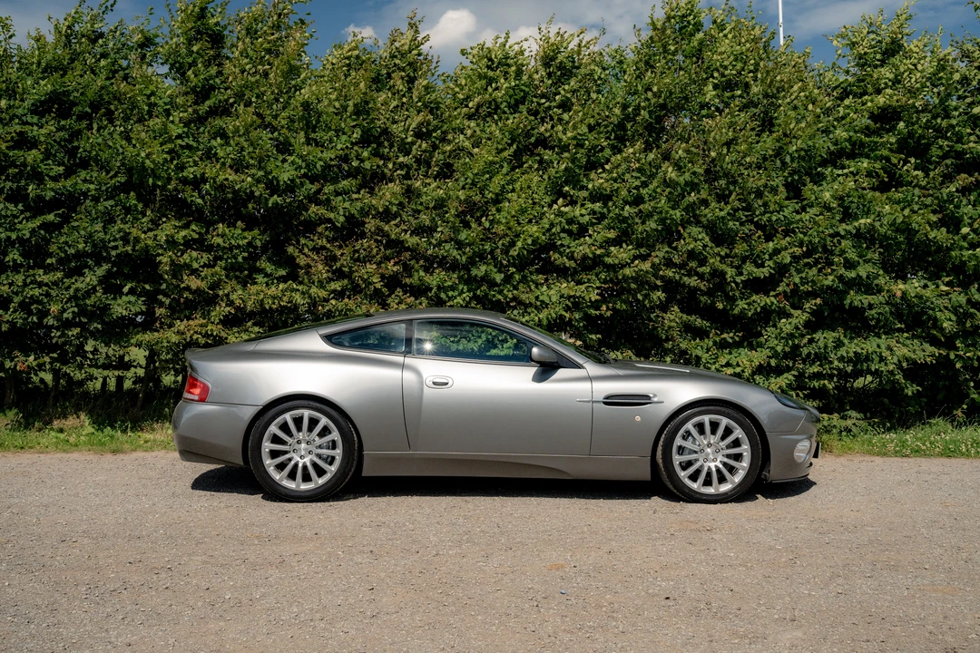 2001 Aston Martin Vanquish 1st Gen - Image 4 of 31