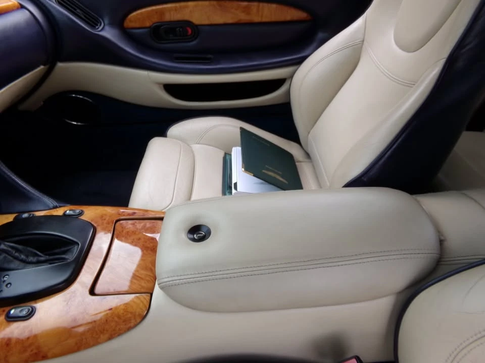 2001 Aston Martin DB7 Vantage - Image 14 of 16