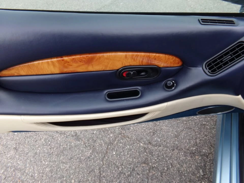 2001 Aston Martin DB7 Vantage - Image 9 of 16