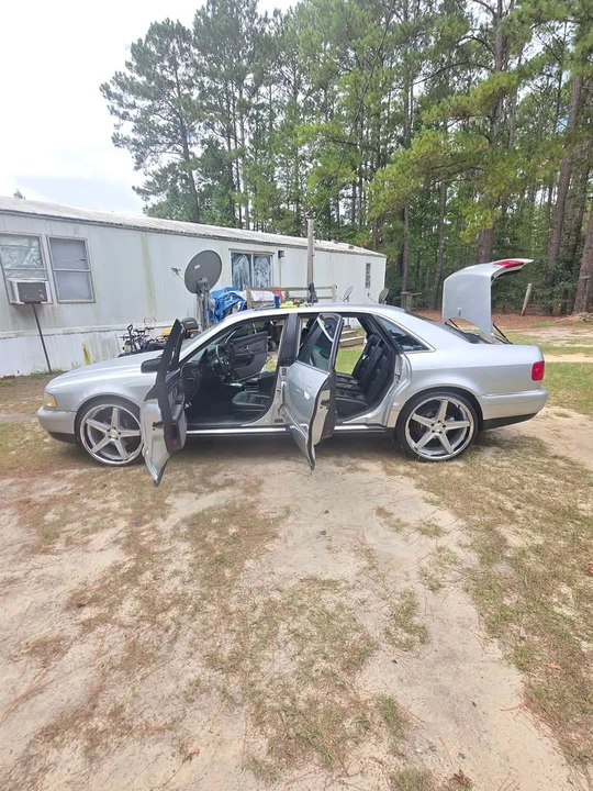 2001 Audi D2 A8 - Image 3 of 5
