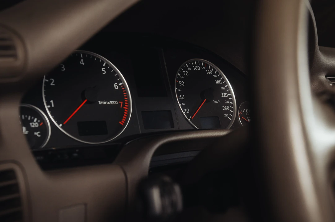 2001 Audi D2 A8 - Image 9 of 24