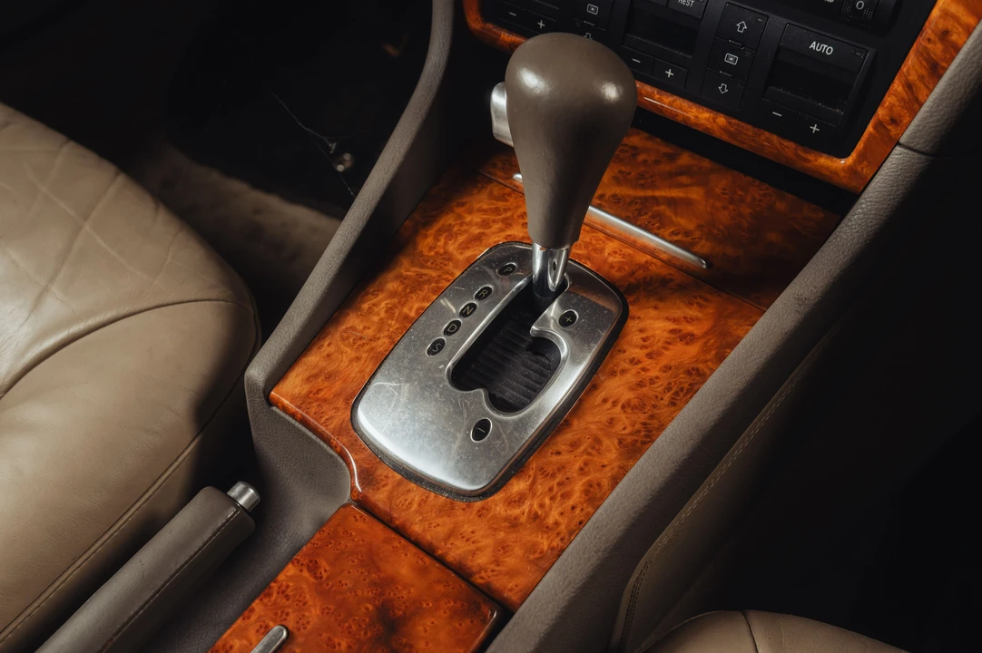 2001 Audi D2 A8 - Image 11 of 24
