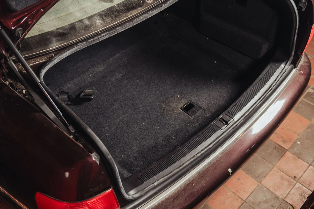 2001 Audi D2 A8 - Image 19 of 24