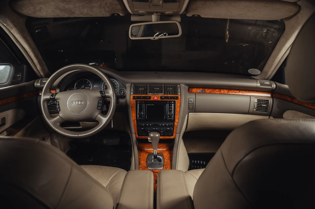 2001 Audi D2 A8 - Image 7 of 24