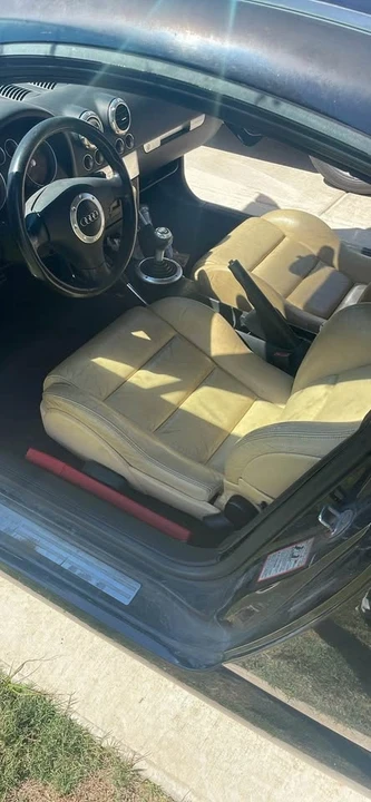 2001 Audi Coupe & Cabriolet - Image 3 of 4