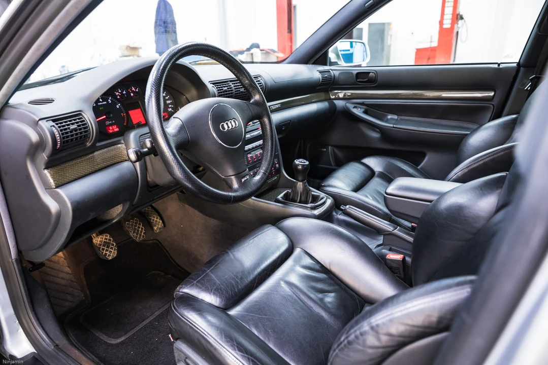 2001 Audi B5 RS4 Avant - Image 19 of 31