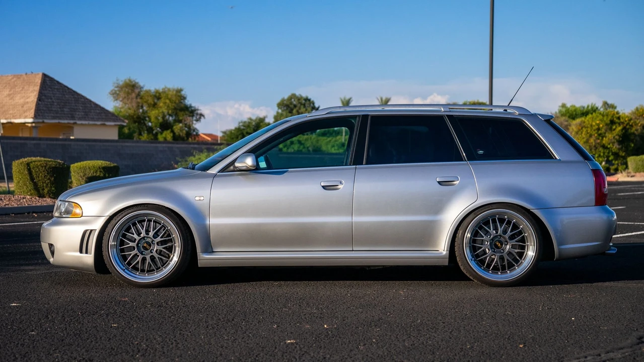 2001 Audi B5 S4 - Image 2 of 31