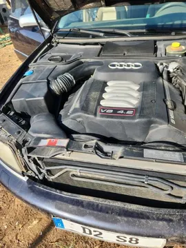 2001 Audi S8