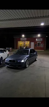 2001 BMW 3 Series 325i Sedan 4D