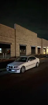 2001 BMW 3 Series 325i Sedan 4D