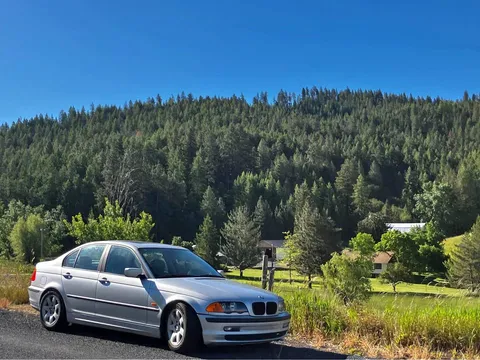 2001 BMW 3 Series 325i Sedan