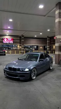 2001 BMW 3 Series 325i Sedan 4D