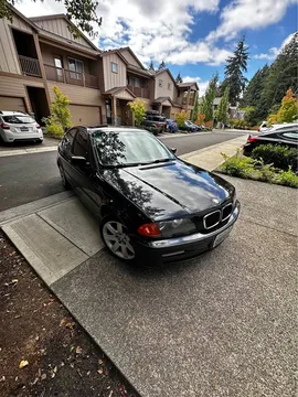 2001 BMW 3 Series 325i Sedan 4D