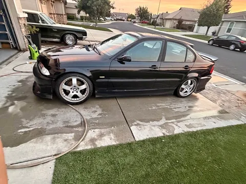 2001 BMW 3 Series 325i Sedan