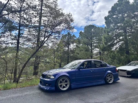 2001 BMW 3 Series 325i Sedan