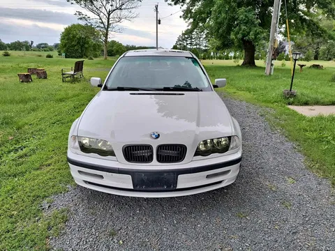 2001 BMW 3 Series 325i Sedan 4D
