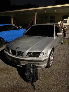 2001 BMW 3 Series 325i Sedan 4D