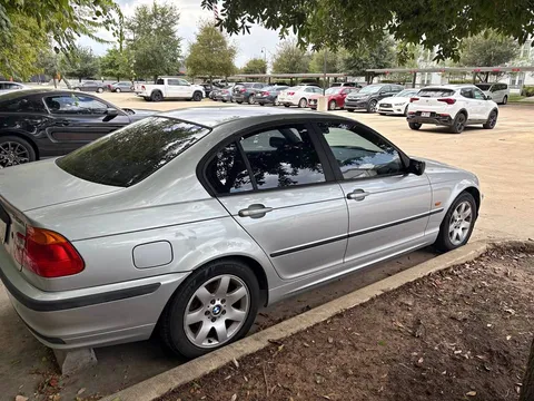 2001 BMW 3 Series 325i Sedan