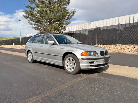 2001 BMW 3 Series 325xi AWD Sedan 4D