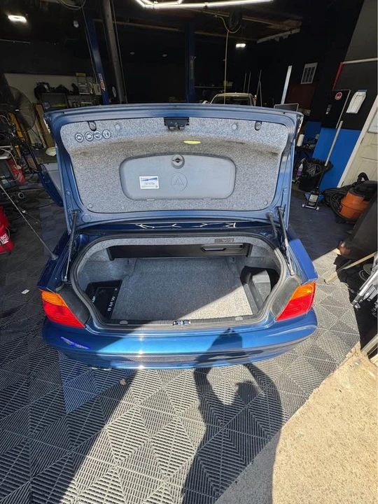 2001 BMW E46 330i & 330Ci - Image 13 of 14