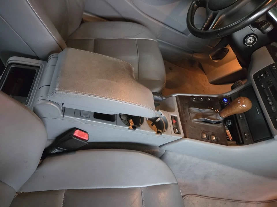2001 BMW E46 330i & 330Ci - Image 9 of 13