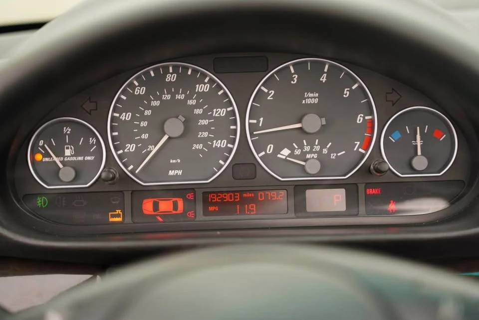 2001 BMW E46 330i & 330Ci - Image 8 of 15