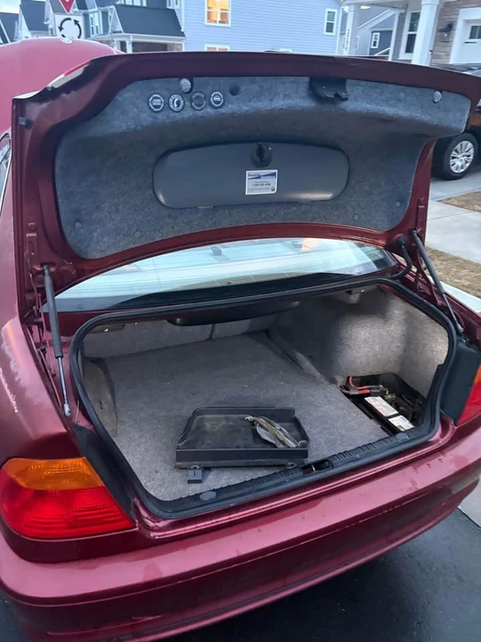 2001 BMW E46 330i & 330Ci - Image 6 of 7