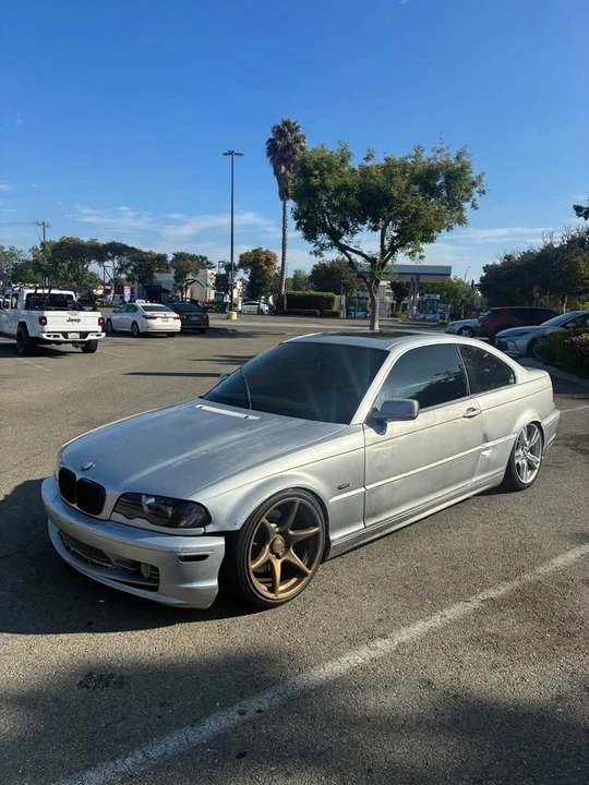 2001 BMW E46 330i & 330Ci - Image 2 of 2