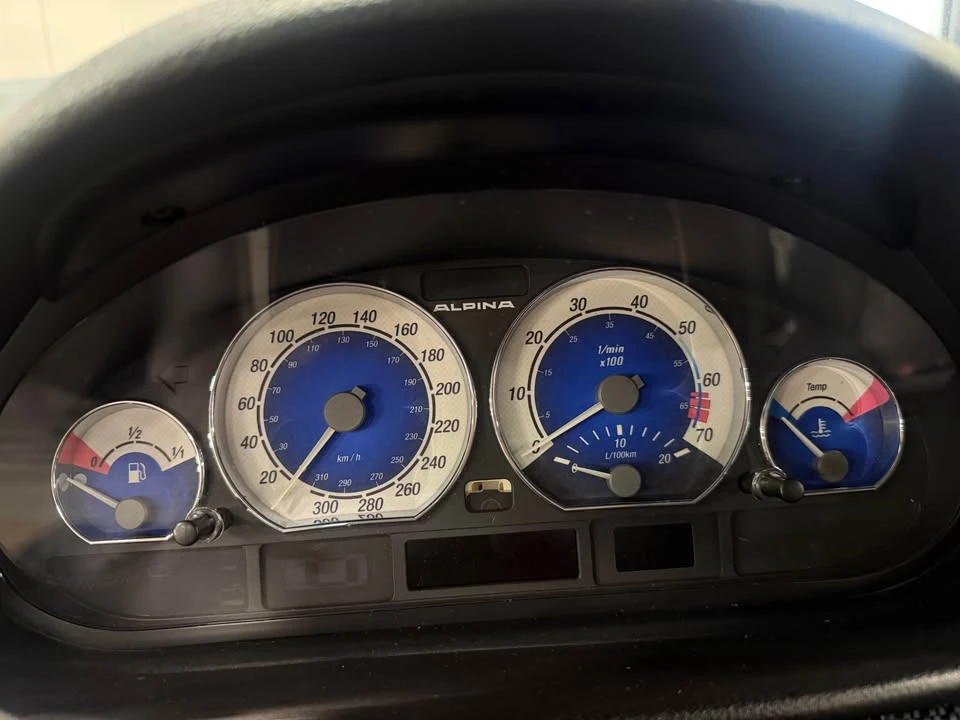 2001 BMW E46 330i & 330Ci - Image 8 of 9