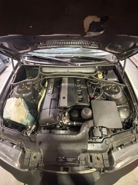 2001 BMW E46 330i & 330Ci - Image 6 of 13