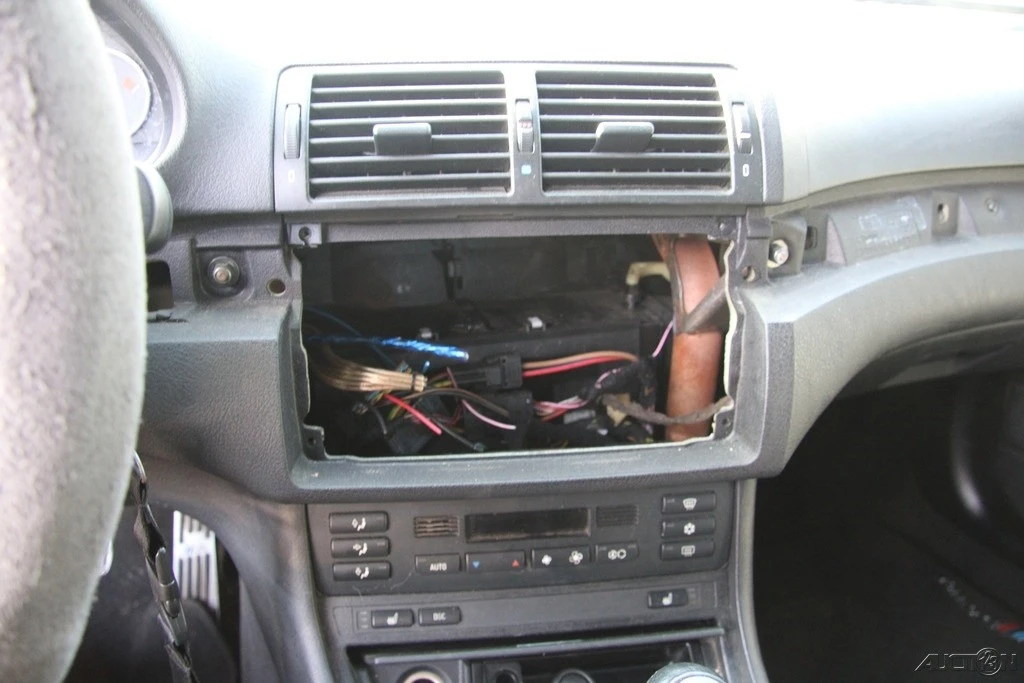 2001 BMW E46 330i & 330Ci - Image 17 of 21