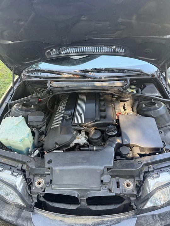 2001 BMW E46 330i & 330Ci - Image 6 of 8