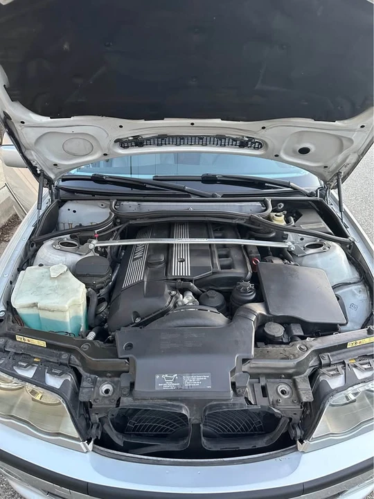 2001 BMW E46 330i & 330Ci - Image 9 of 14